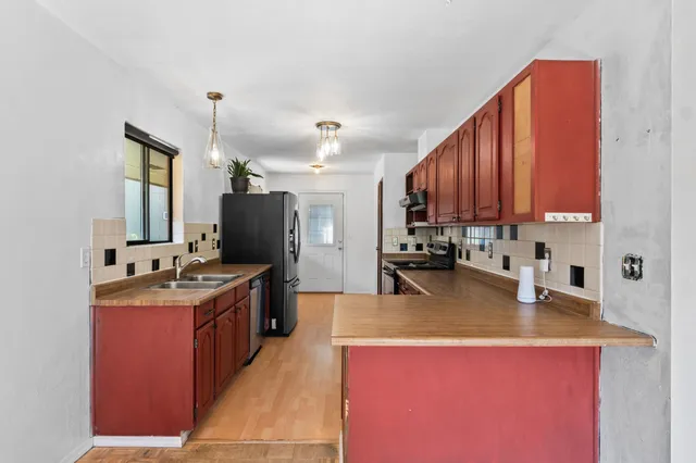 $339,500 | 461 Beaver Creek Lane, Metaline Falls, WA 99153