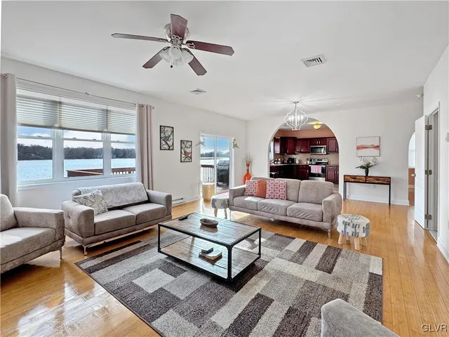 $3,500 | 2513 Waterfront Drive, Tobyhanna, PA 18466