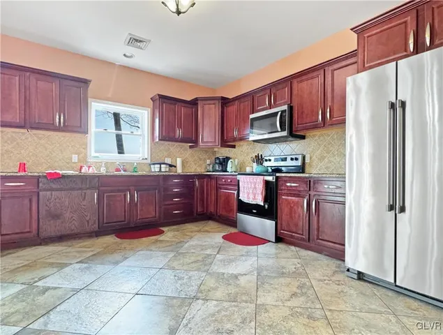 $3,500 | 2513 Waterfront Drive, Tobyhanna, PA 18466