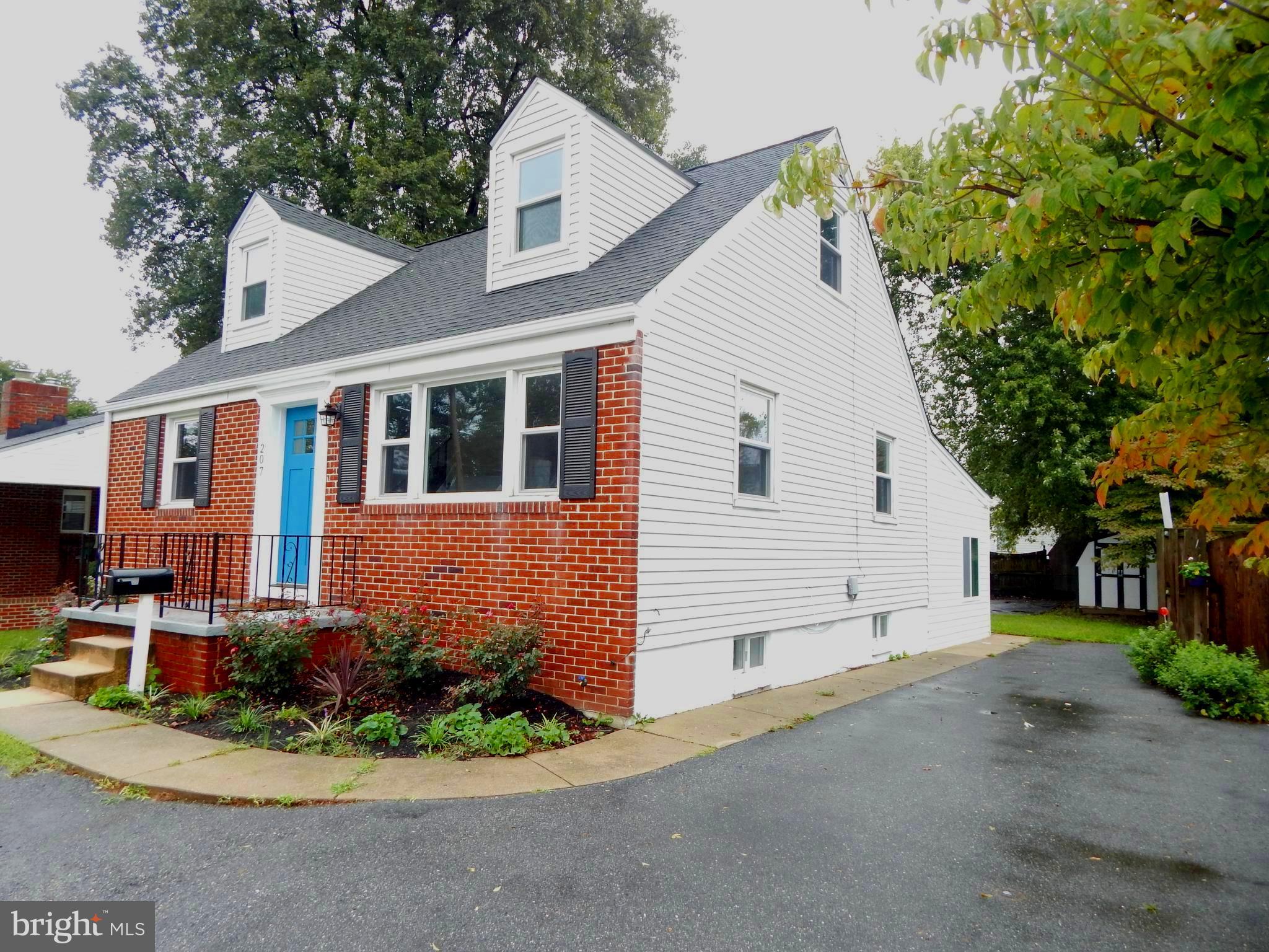 207 Glen Road Pasadena, MD 21122 - Photo 2 of 30 Exterior (Front)