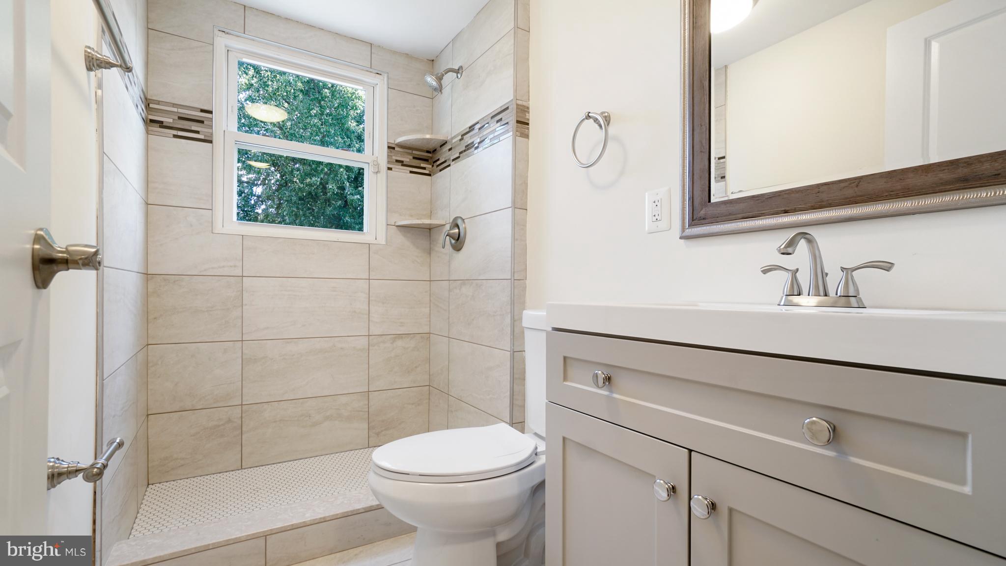 207 Glen Road Pasadena, MD 21122 - Photo 17 of 30 Bath