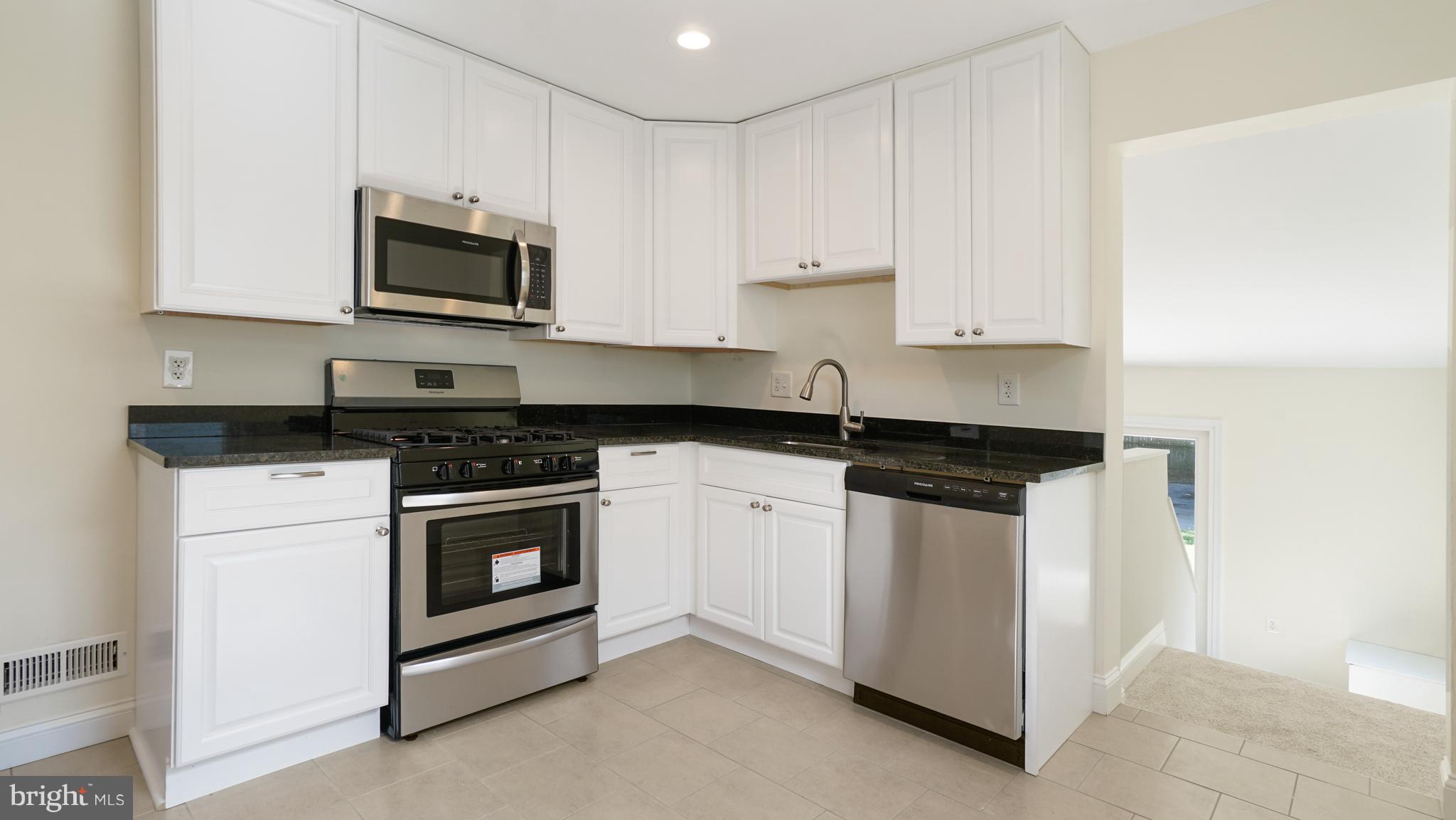 207 Glen Road Pasadena, MD 21122 - Photo 10 of 30 Kitchen