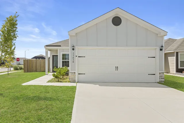 $1,800 | 11430 Amber Plns Drive, Houston, TX 77048