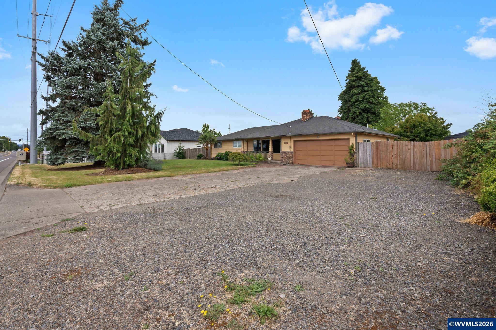 4952 Sunnyview Road Northeast Salem, OR 97305 - Photo 4 of 32