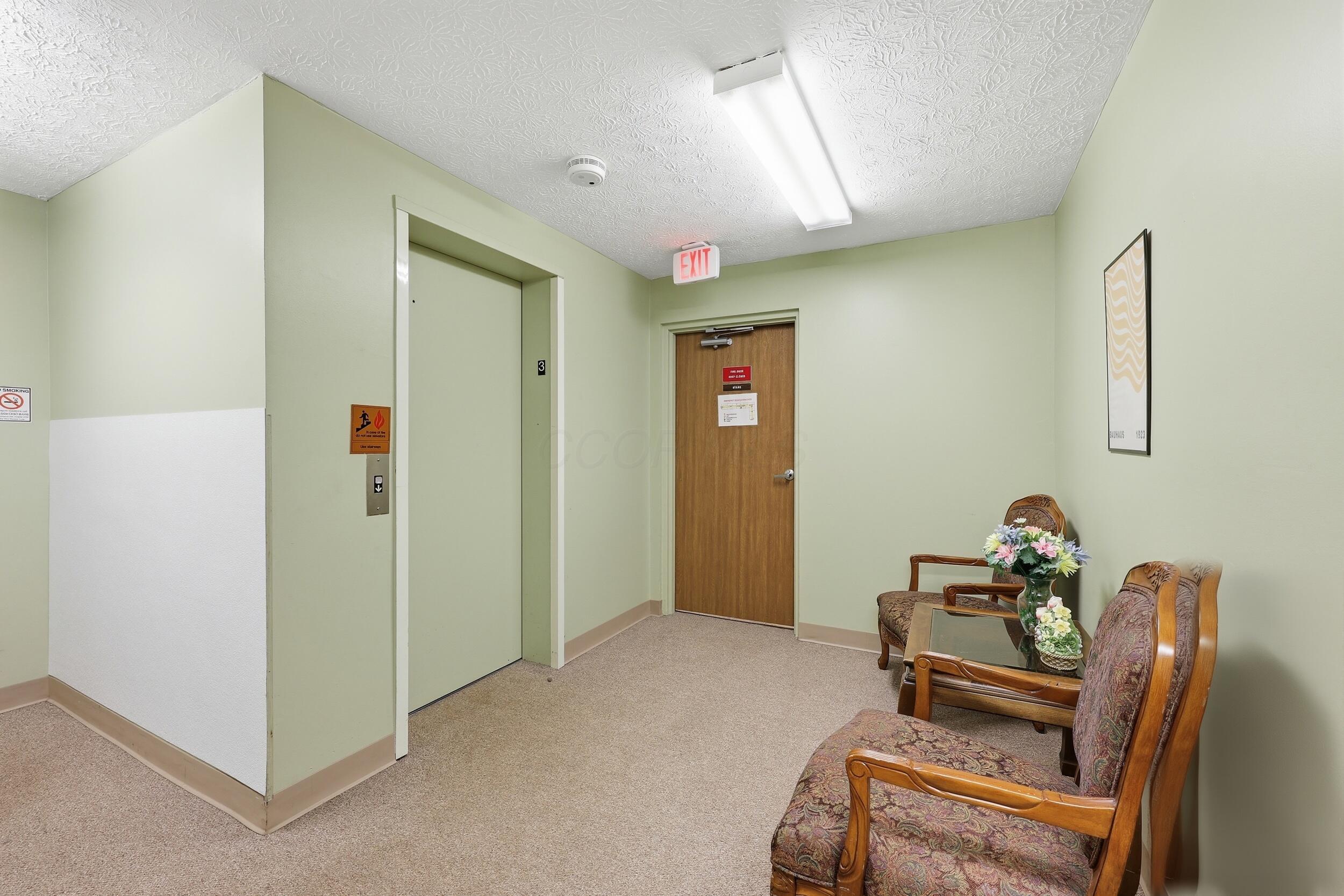 5885 Beechcroft Road, Unit 302 Columbus, OH 43229 - Photo 14 of 24 18_072a6560