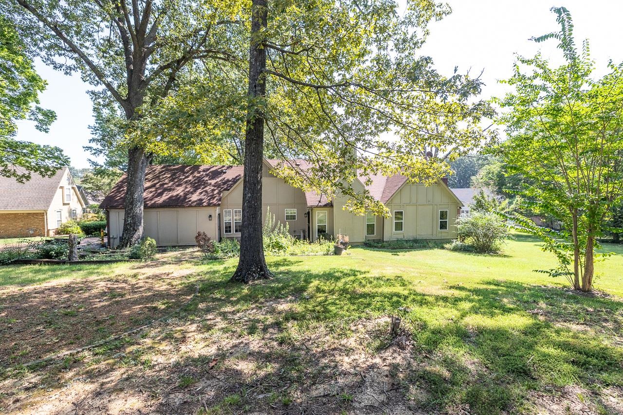 7829 Gateway Inlet Memphis, TN 38119 - Photo 24 of 30 a big house with large trees and a big yard