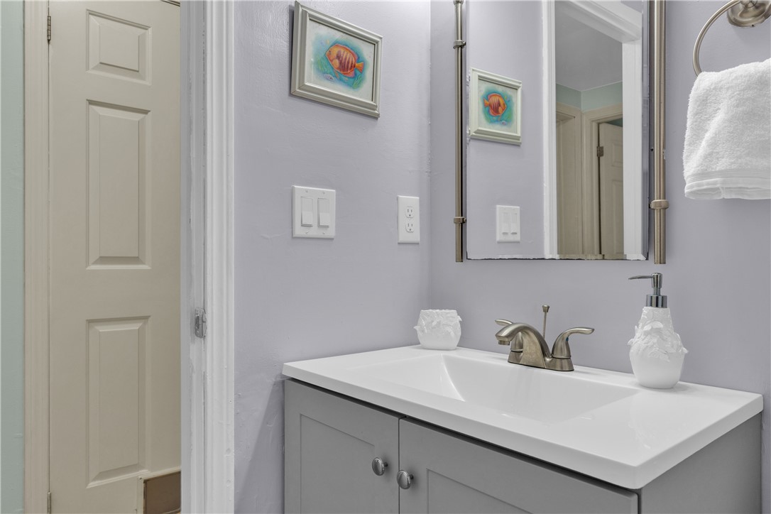 23 Colonial Drive Westerly, RI 02891 - Photo 15 of 40