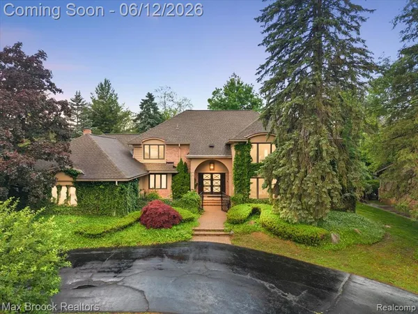 $970,000 | 2999 Bloomfield Park Drive, West Bloomfield, MI 48323
