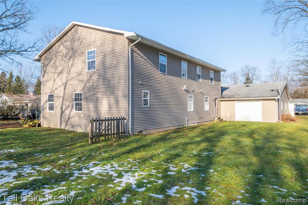 6054 East Pierson Road Flint, MI 48506 - Photo 8 of 38