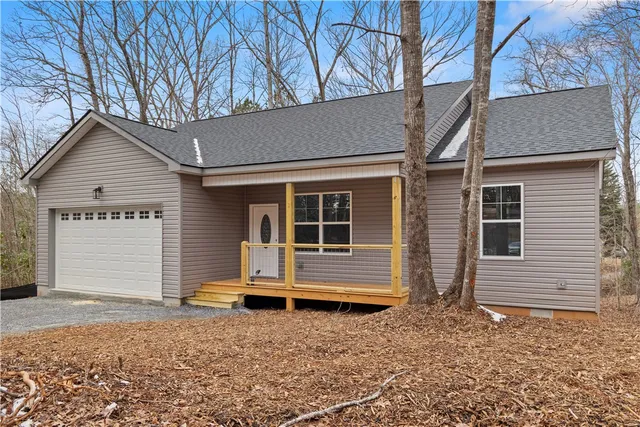 $325,000 | 221 Cub Cove Drive, Walhalla, SC 29691