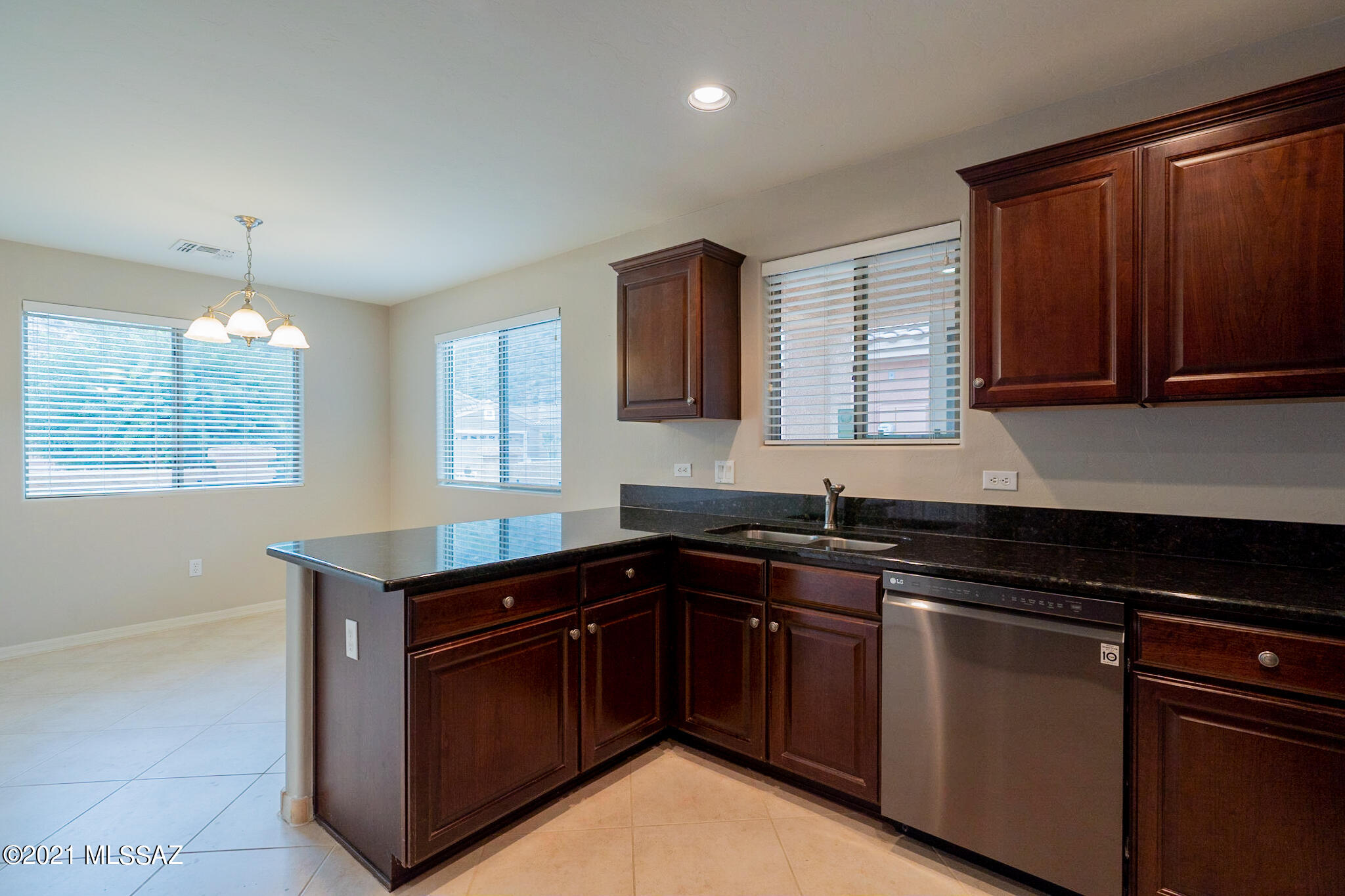 2301 East Ram Rock Road Oro Valley, AZ 85737 - Photo 11 of 34