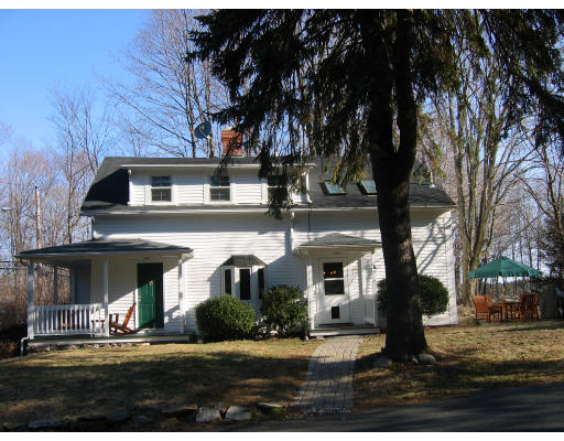 136 Middle Road Southborough, MA 01772 - Photo 1 of 18 Gallery Image 1