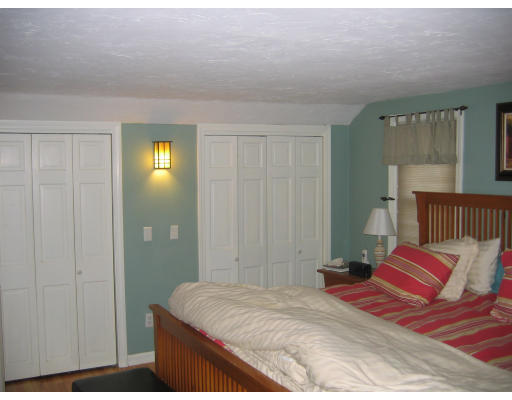 136 Middle Road Southborough, MA 01772 - Photo 17 of 18 Gallery Image 17