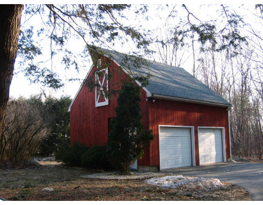 136 Middle Road Southborough, MA 01772 - Photo 5 of 18 Gallery Image 5