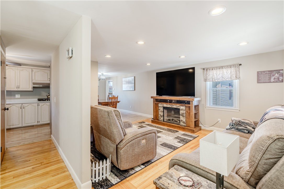 1785 West Shore Road Warwick, RI 02889 - Photo 10 of 43