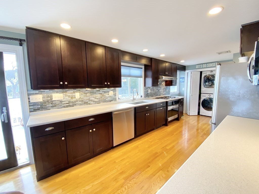 37 Sunrise Road Quincy, MA 02171 - Photo 11 of 41 Gallery Image 11