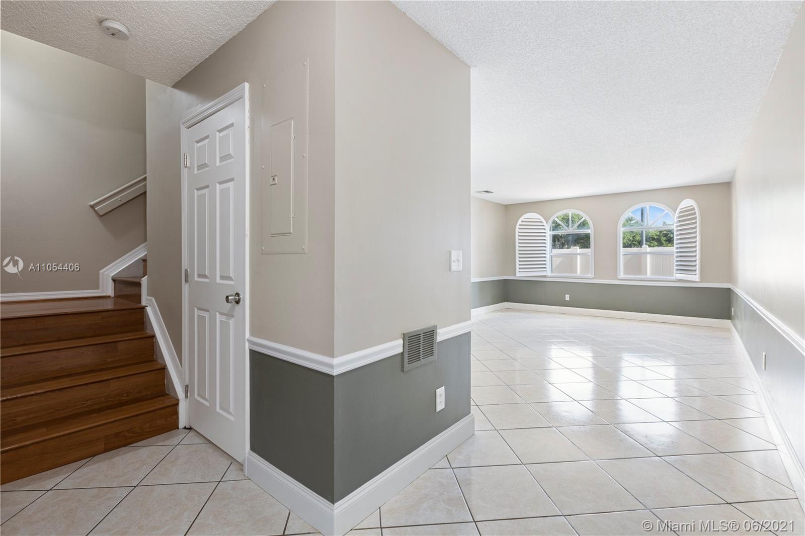 Vizcaya Miramar, FL 33027 - Photo 2 of 40