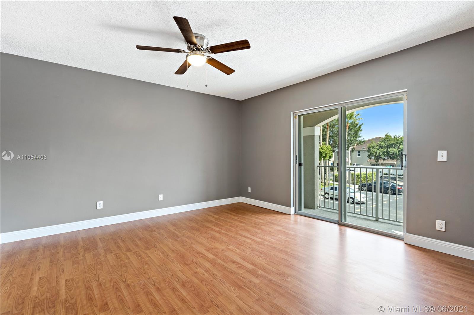 Vizcaya Miramar, FL 33027 - Photo 16 of 40