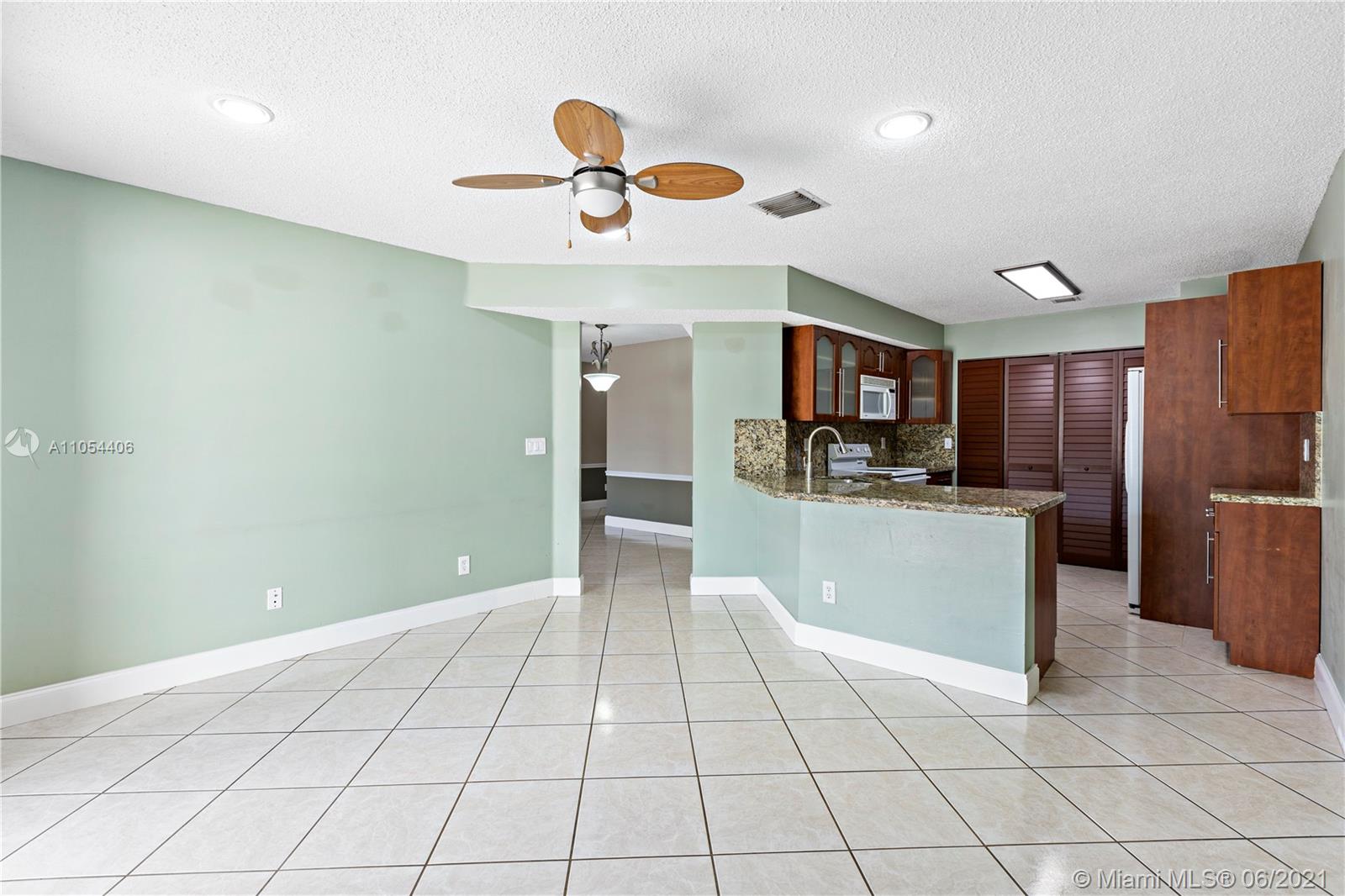 Vizcaya Miramar, FL 33027 - Photo 8 of 40