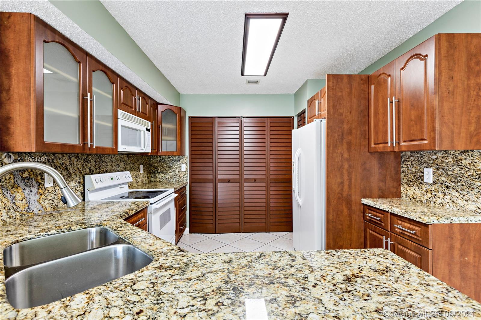 Vizcaya Miramar, FL 33027 - Photo 10 of 40