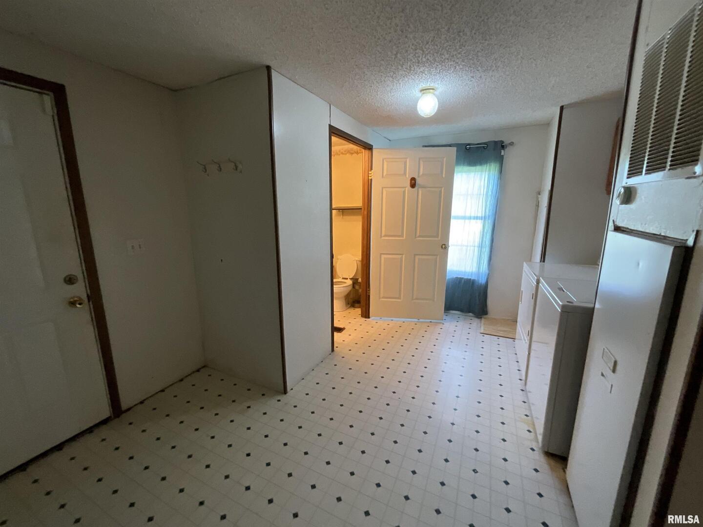 7106 Krutsinger Road Kinmundy, IL 62854 - Photo 17 of 27