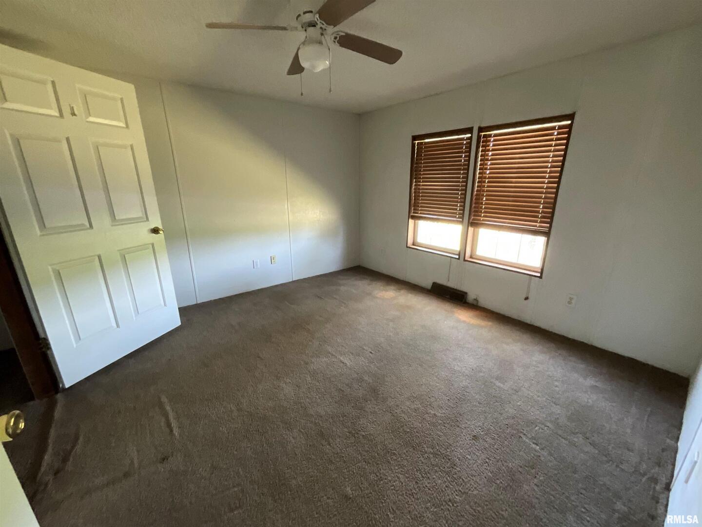 7106 Krutsinger Road Kinmundy, IL 62854 - Photo 9 of 27