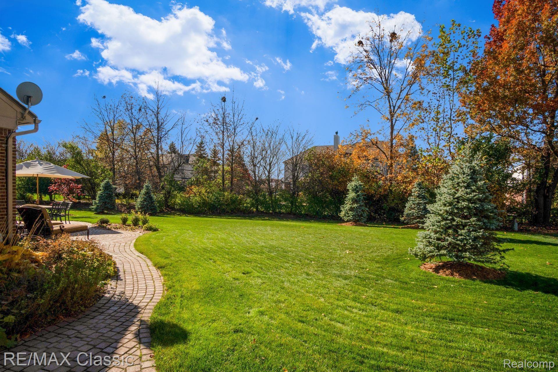 47886 Pavillon Road Canton, MI 48188 - Photo 28 of 31 28.jpg