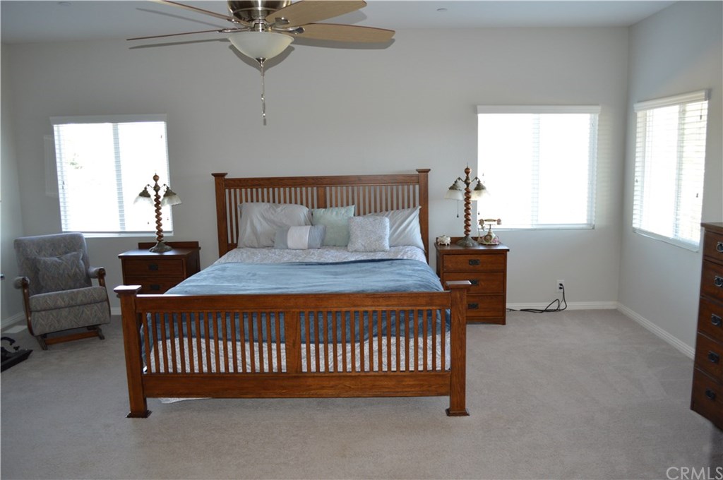 39423 Grassy Road Temecula, CA 92592 - Photo 12 of 39 Spacious master bedroom!