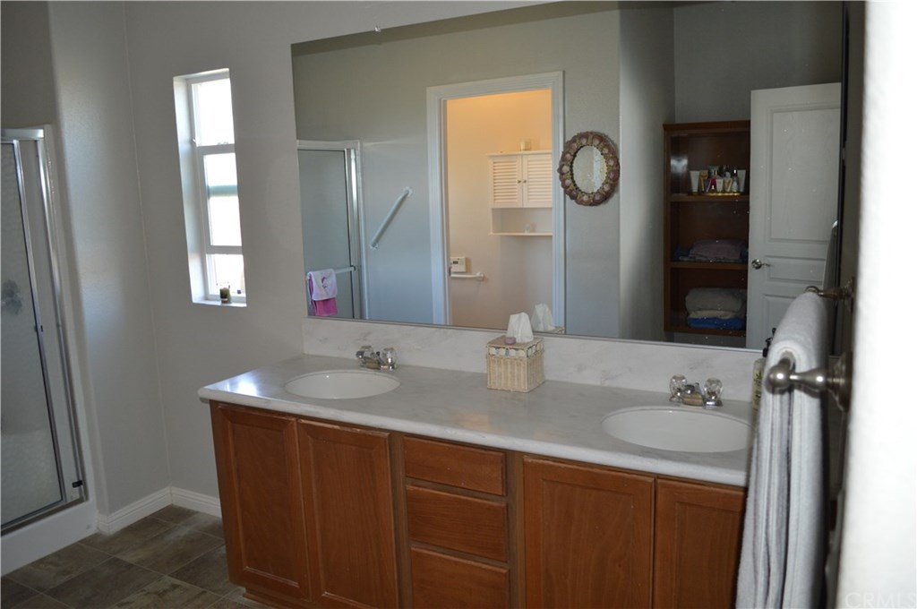 39423 Grassy Road Temecula, CA 92592 - Photo 16 of 39 Master bathroom