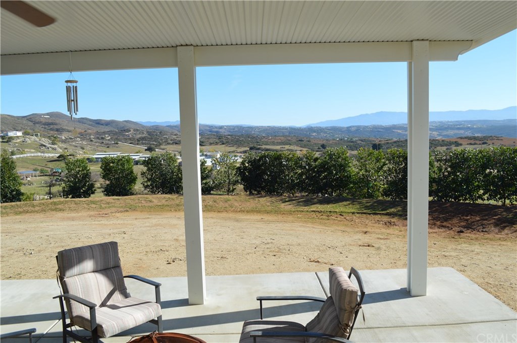 39423 Grassy Road Temecula, CA 92592 - Photo 22 of 39 Covered patio in backyard