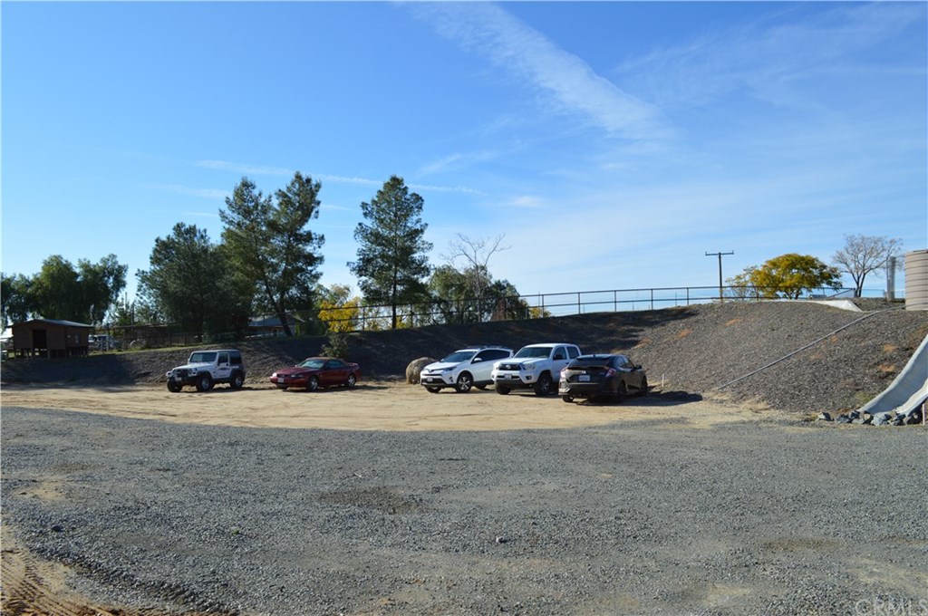 39423 Grassy Road Temecula, CA 92592 - Photo 26 of 39 large private parking area