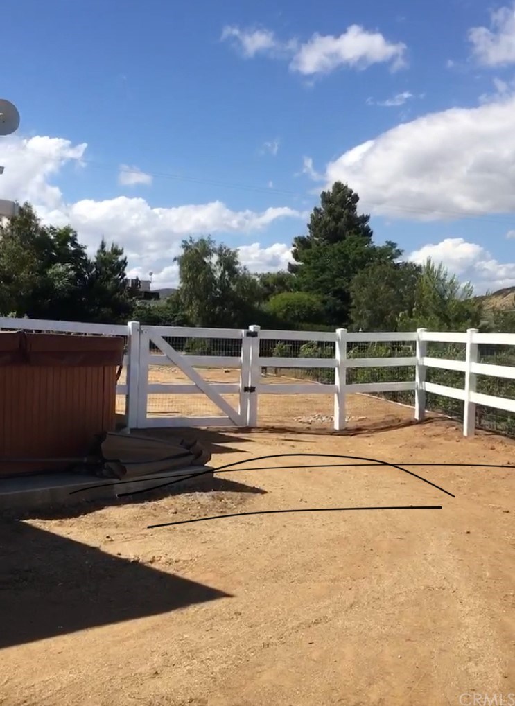 39423 Grassy Road Temecula, CA 92592 - Photo 35 of 39 New vinyl fencing around backyard area of home