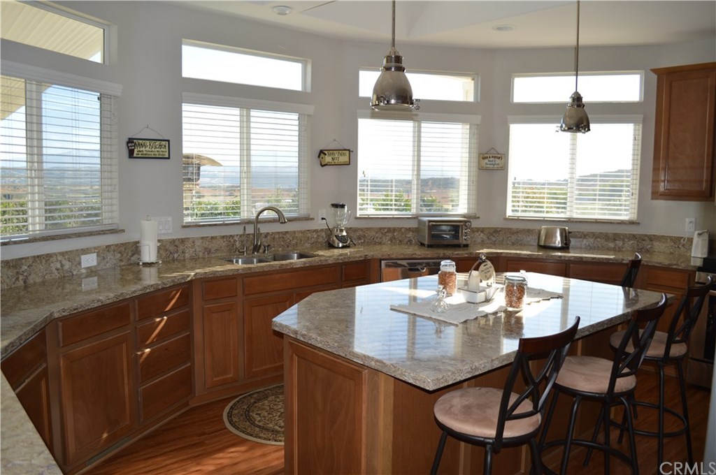 39423 Grassy Road Temecula, CA 92592 - Photo 5 of 39 Beautiful kitchen with Cambria Quartz Countertops and panoramic views!