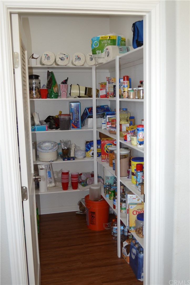 39423 Grassy Road Temecula, CA 92592 - Photo 7 of 39 Large walk-in pantry in kitchen