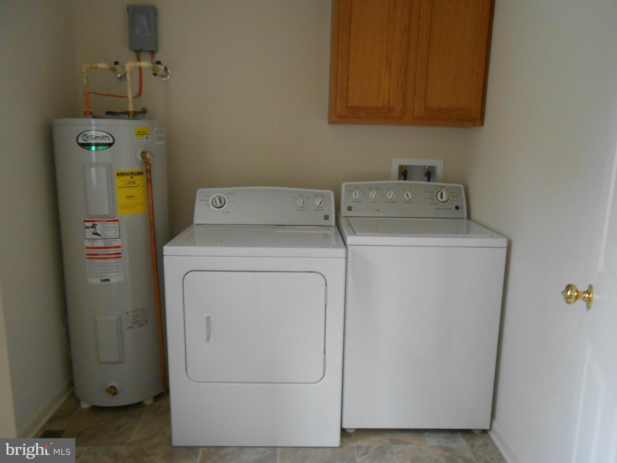 25371 B Three Notch Road Hollywood, MD 20636 - Photo 7 of 8 a utility room with dryer and washer