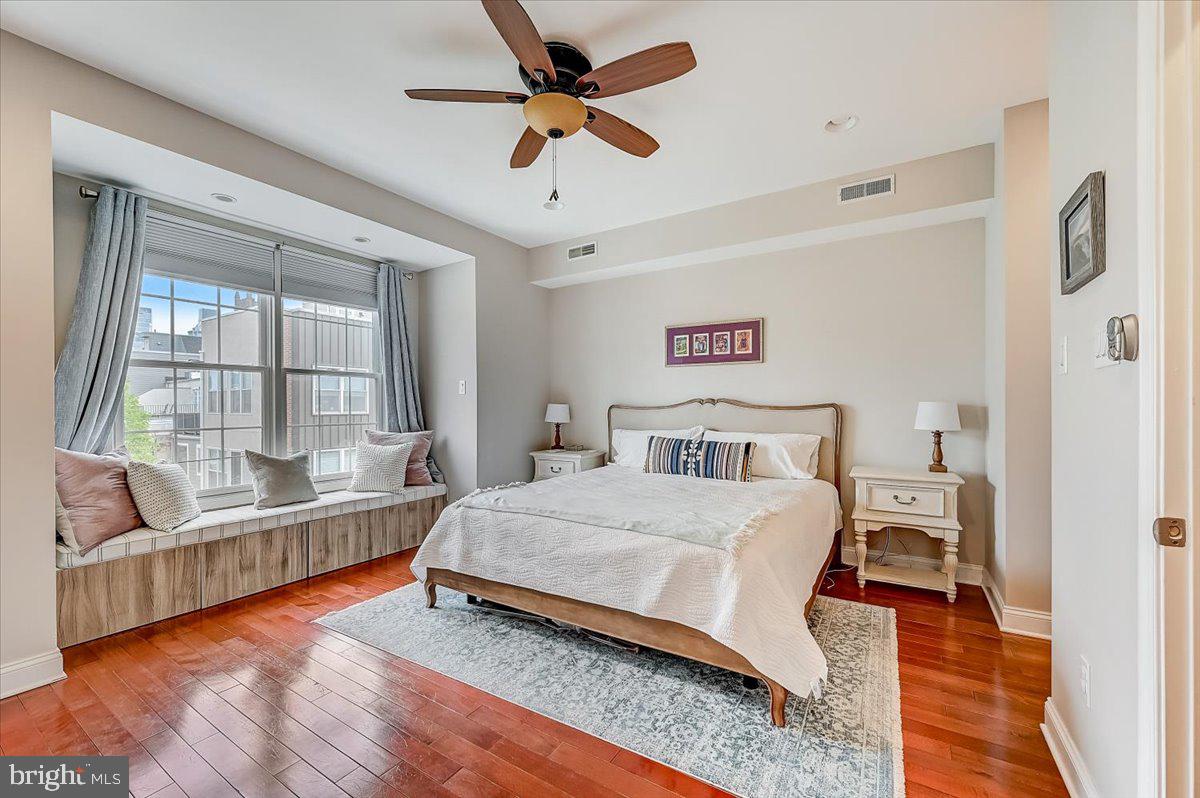 2108 Carpenter Street Philadelphia, PA 19146 - Photo 19 of 38 3rd Floor (Primary Bedroom)