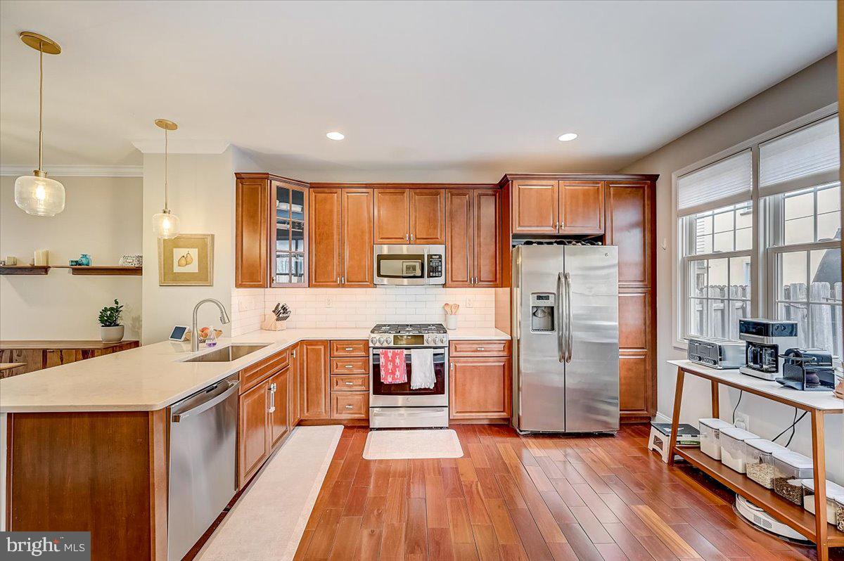 2108 Carpenter Street Philadelphia, PA 19146 - Photo 9 of 38 Kitchen