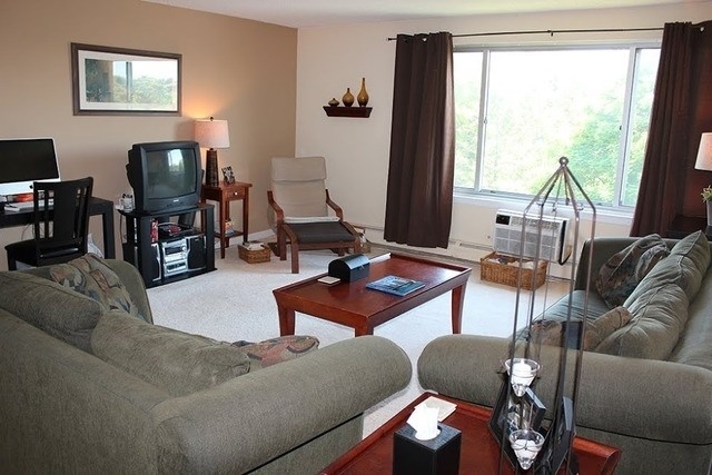 1127 South Old Wilke Road, Unit 406 Rolling Meadows, IL 60005 - Photo 2 of 5