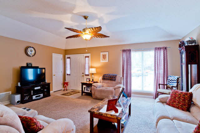 402 Oakleigh Circle Foley, AL 36535 - Photo 6 of 17 Sunlight