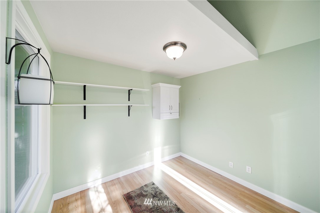 13610 Southeast 141st Street Renton, WA 98059 - Photo 14 of 19 Gallery Image 14