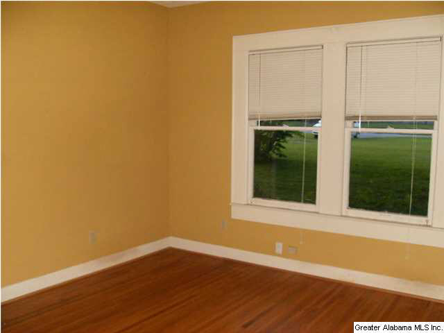 303 5th Street North Clanton, AL 35045 - Photo 7 of 16