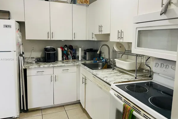 $205,000 | 21133 Southwest 85th Avenue, Unit 112, Cutler Bay, FL 33189
