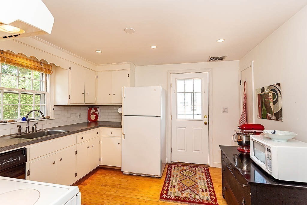 35 Grayson Road Winchester, MA 01890 - Photo 6 of 22 Gallery Image 6