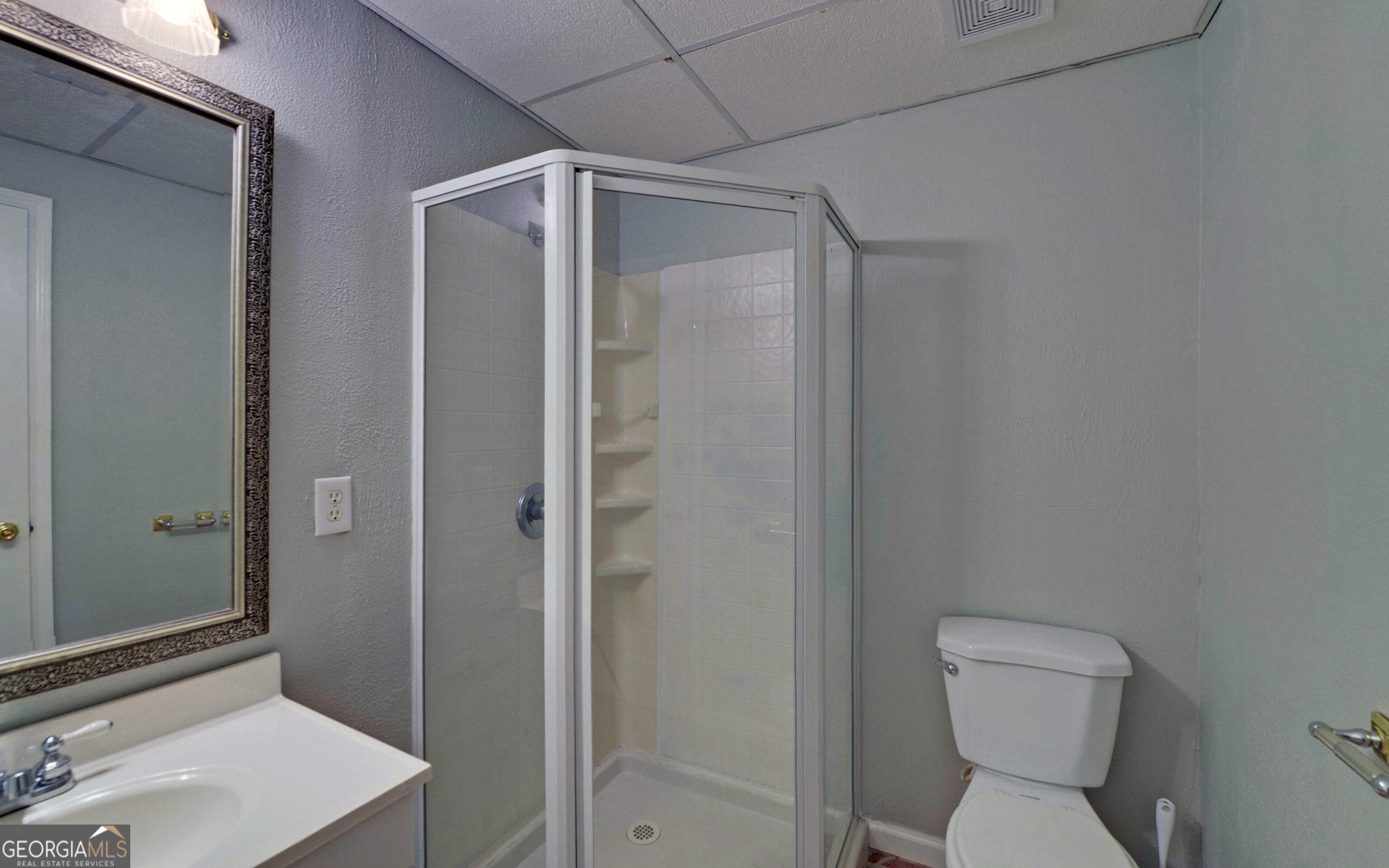 120 Ridgemore Circle Toccoa, GA 30577 - Photo 33 of 48 a bathroom with a shower a toilet and sink