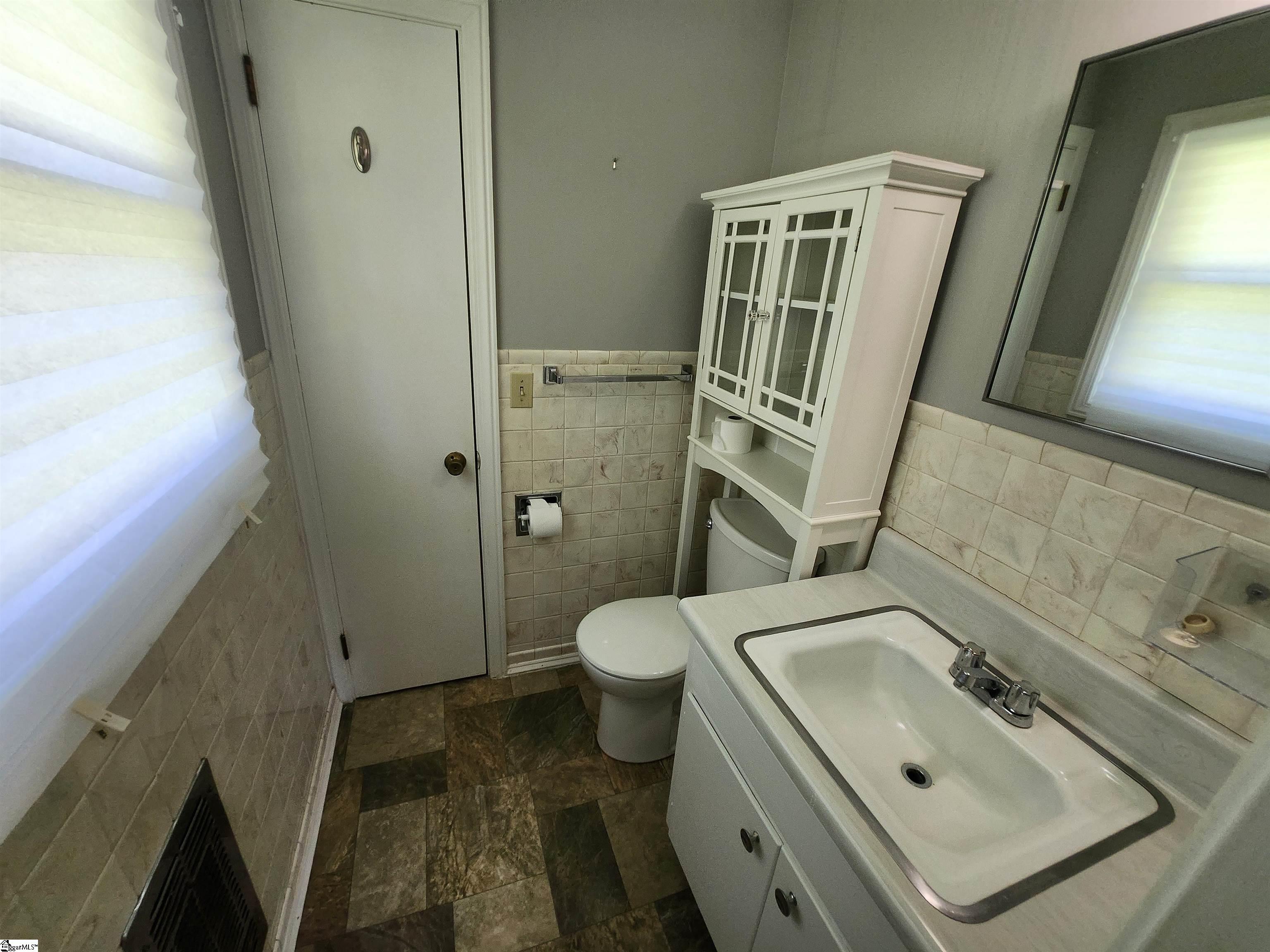 204 Ridge Drive Laurens, SC 29360 - Photo 8 of 11