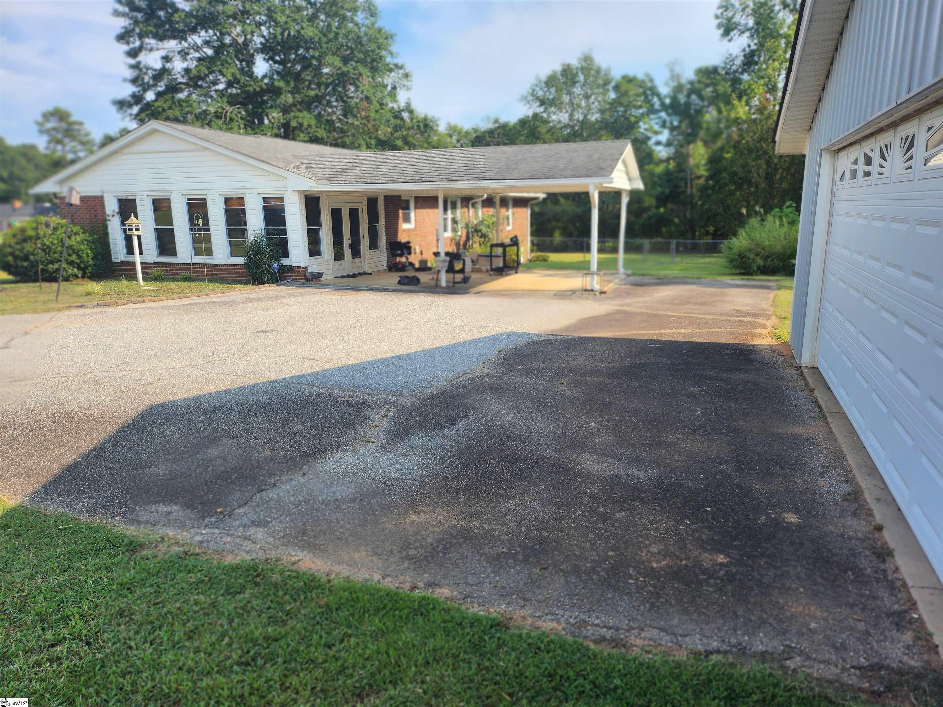 204 Ridge Drive Laurens, SC 29360 - Photo 10 of 11