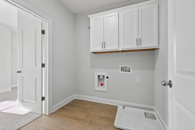 $565,695 | 5566 Spring Street, Flowery Branch, GA 30542