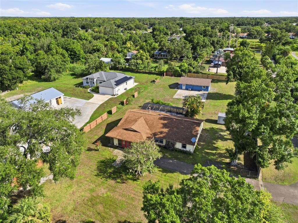 2951 Gocio Road Sarasota, FL 34235 - Photo 43 of 49