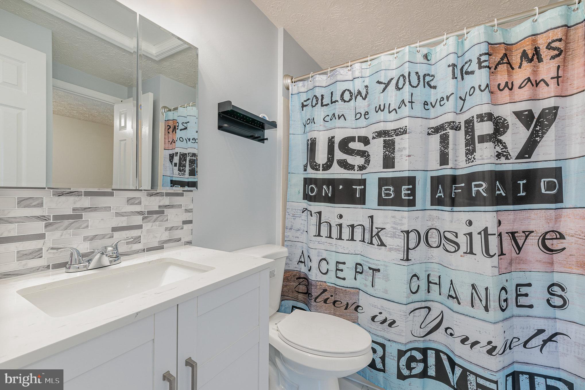 65 Cavan Green Nottingham, MD 21236 - Photo 16 of 26 Hallway Bath