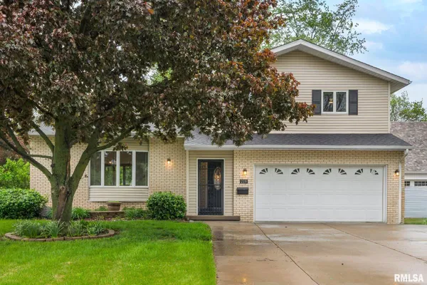 $342,900 | 219 West Birchwood Street, Morton, IL 61550